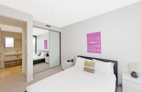 Astra Canberra Manhattan - Hotel NSW 4