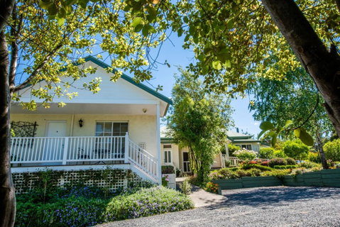 Yarra Gables Motel - Hotel NSW 1