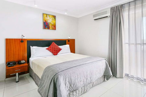 Comfort Inn & Suites Burwood - Hotel NSW 2