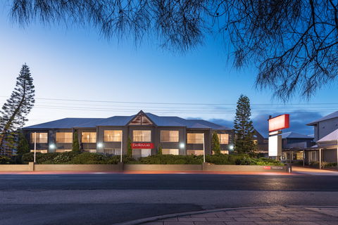 Bellevue On The Lakes - Hotel NSW 0