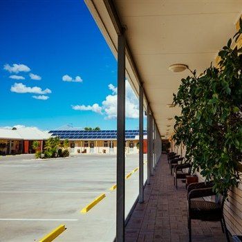 MAS Country Club Motor Inn - Hotel NSW 2