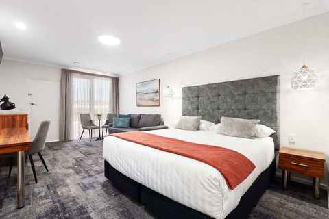 Comfort Inn Deakin Palms - Hotel NSW 2