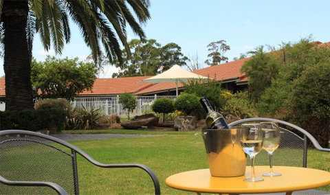 Julie-Anna Bendigo - Hotel NSW 1