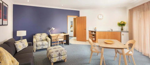Julie-Anna Bendigo - Hotel NSW 12