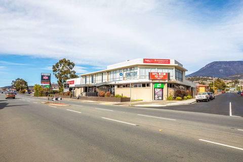 Nightcap at Carlyle Hotel - Hotel NSW 2
