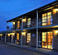 Statesman Motor Inn