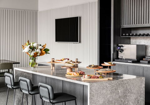 Oakwood Premier Melbourne - Hotel NSW 1