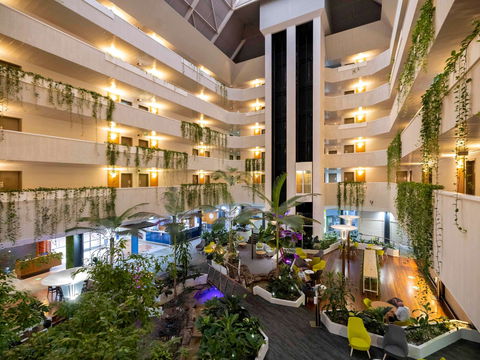 Novotel Darwin Atrium - Hotel NSW 2