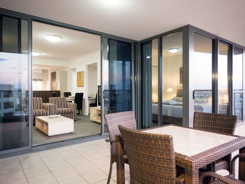 Oaks Aurora - Hotel NSW 2