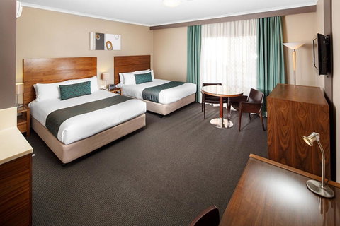 Quality Hotel Dickson - Hotel NSW 3