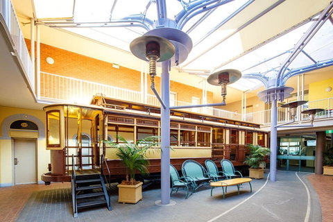 Quality Hotel Dickson - Hotel NSW 2