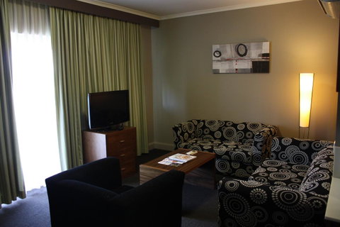 Quality Hotel Dickson - Hotel NSW 21