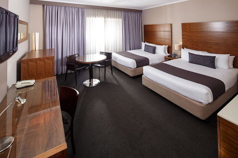 Quality Hotel Dickson - Hotel NSW 0