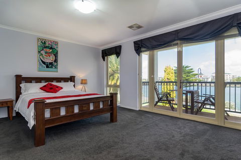 Port Adelaide Harbourside House - Hotel NSW 6