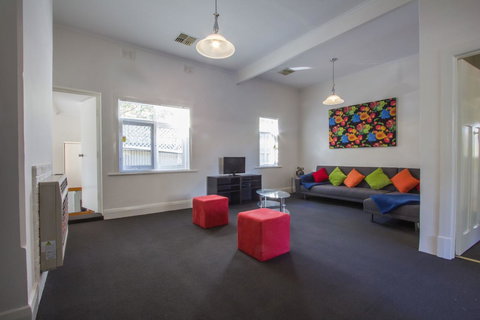 Cowan Street Bungalow - Hotel NSW 6