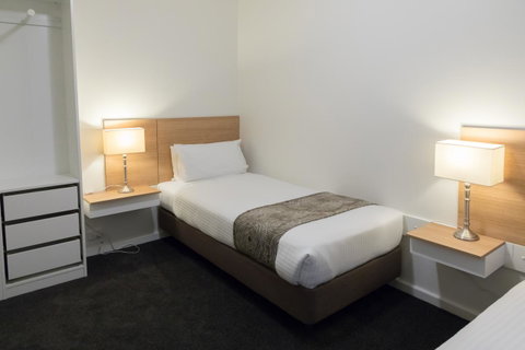 Bay 10 - Suites And Apartments - Hotel NSW 24