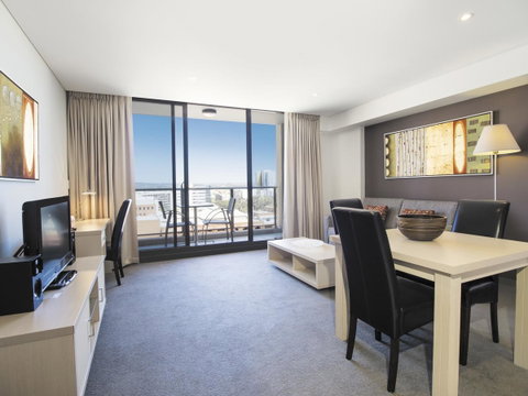 Oaks Adelaide Horizons Suites - Hotel NSW 3