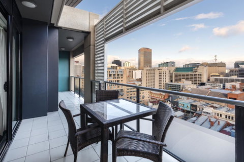 Oaks Adelaide Horizons Suites - Hotel NSW 2