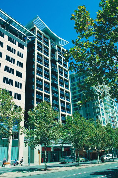 Oaks Adelaide Horizons Suites - Hotel NSW 0