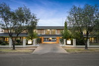 Book Wagga Wagga Accommodation Vacations Hotel NSW Hotel NSW