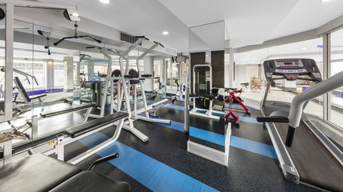 Oaks Adelaide Embassy Suites - Hotel NSW 5