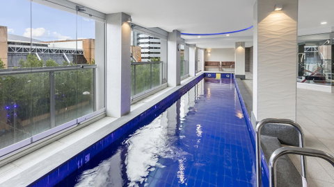Oaks Adelaide Embassy Suites - Hotel NSW 1
