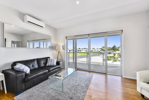 Aloha Waterfront Properties - Hotel NSW 26
