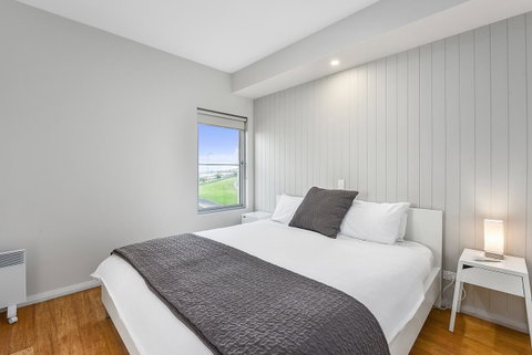Aloha Waterfront Properties - Hotel NSW 13