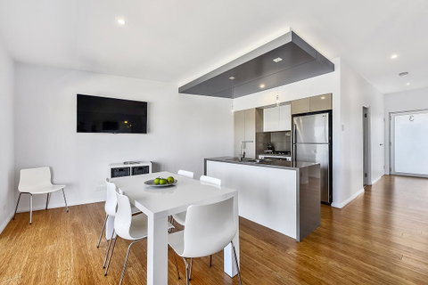 Aloha Waterfront Properties - Hotel NSW 16