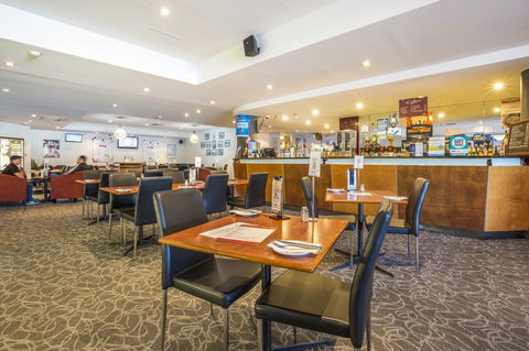 Nightcap At Rose & Crown Hotel - Hotel NSW 9