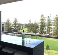 Beachside Luxury getaway in Glenelg - Hotel NSW