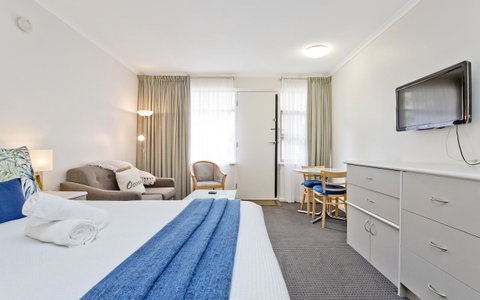 Glenelg Oasis Studios - Hotel NSW 4