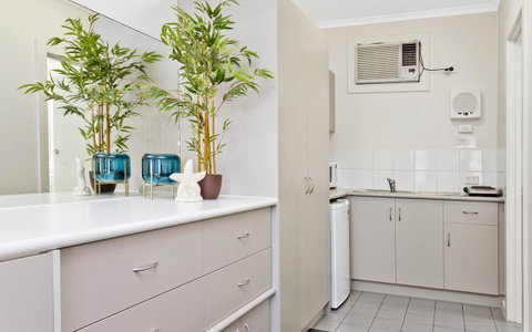 Glenelg Oasis Studios - Hotel NSW 7