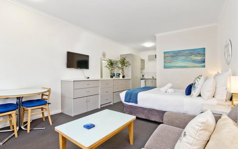 Glenelg Oasis Studios - Hotel NSW 1