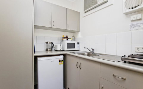 Glenelg Oasis Studios - Hotel NSW 10