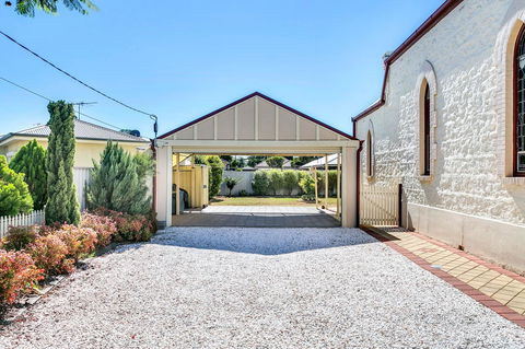\'THE CHURCH\' Guest Home, Gawler Barossa Region - Hotel NSW 11