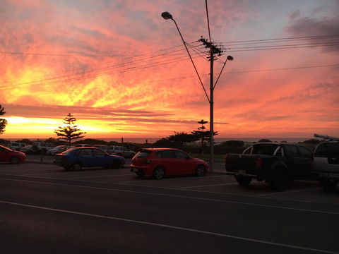 Adelaide - Semaphore Beach Front - Hotel NSW 5