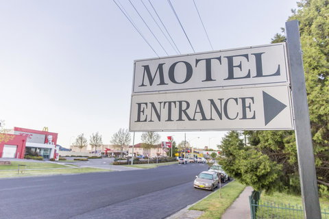 Bathurst Motor Inn - Hotel NSW 35
