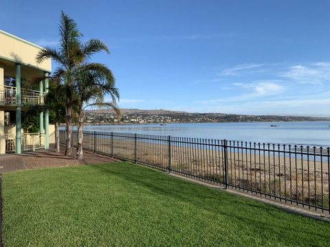 Hilton Beachfront Motel - Hotel NSW 4