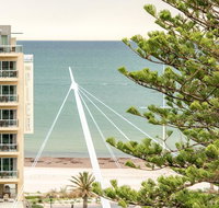 Beachside luxury  comfort ocean views in Glenelg - Hotel NSW