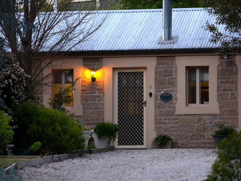 Riesling Trail & Clare Valley Cottages - Hotel NSW 4