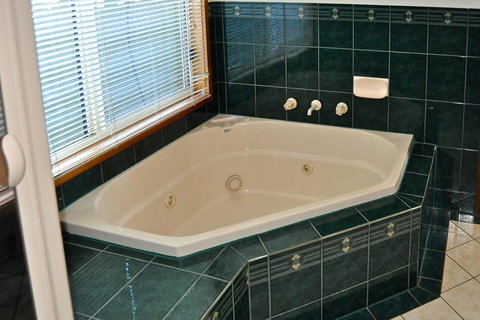 Baywatch - Hotel NSW 8