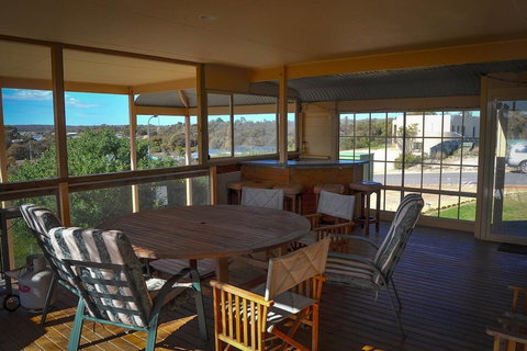 Baywatch - Hotel NSW 0