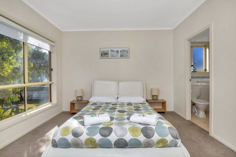 The Lighthouse - Port Willunga - C21 SouthCoast Holidays - Hotel NSW 3