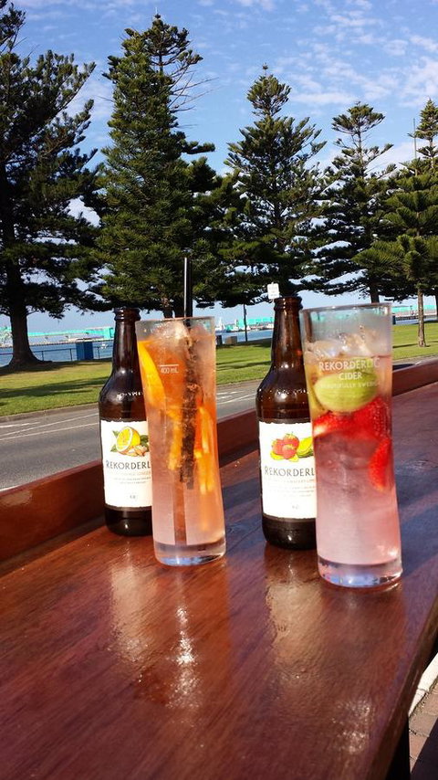 Grand Tasman Hotel - Hotel NSW 4