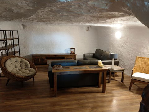 Desert Gum Retreat Gough St - Hotel NSW 8