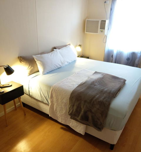 Desert Gum Retreat Gough St - Hotel NSW 3