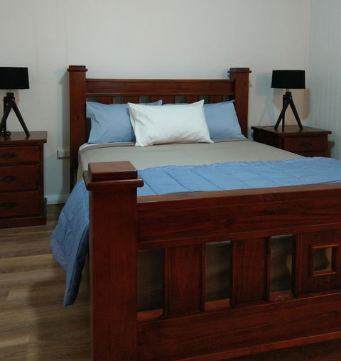 Desert Gum Retreat Gough St - Hotel NSW 9