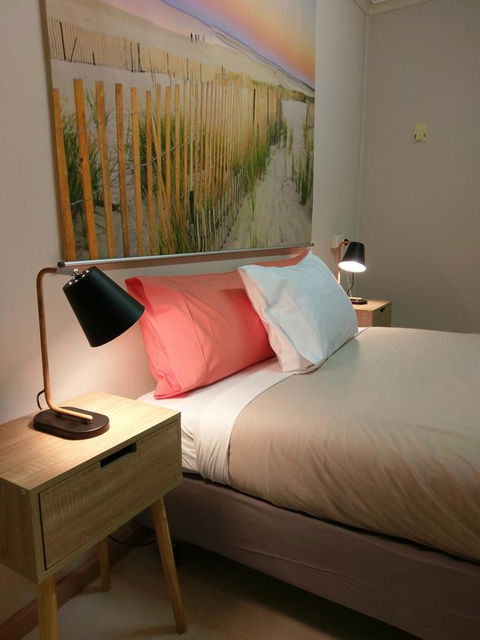 Desert Gum Retreat Gough St - Hotel NSW 15