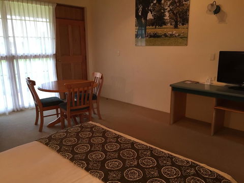 Coonawarra Place Motor Inn - Hotel NSW 25